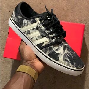 Adidas Smoke Skateboarding shoes